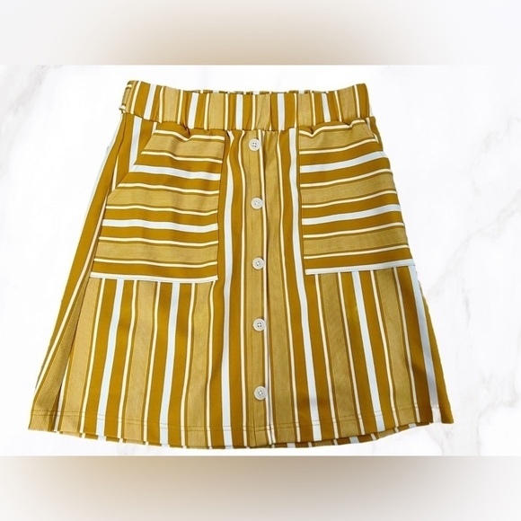 est 1946 Gold striped Skirt size Medium - Picture 1 of 3